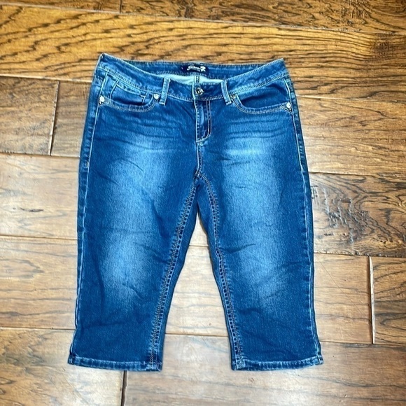 Seven7 women’s Capri blue jeans - Picture 1 of 6